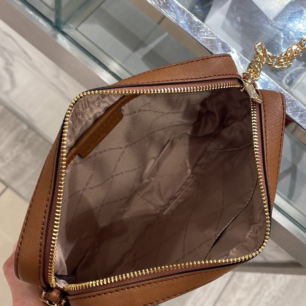 Michael Kors Jet Set Item Large East West Zip Crossbody Brown Signature - Picture 13 of 16